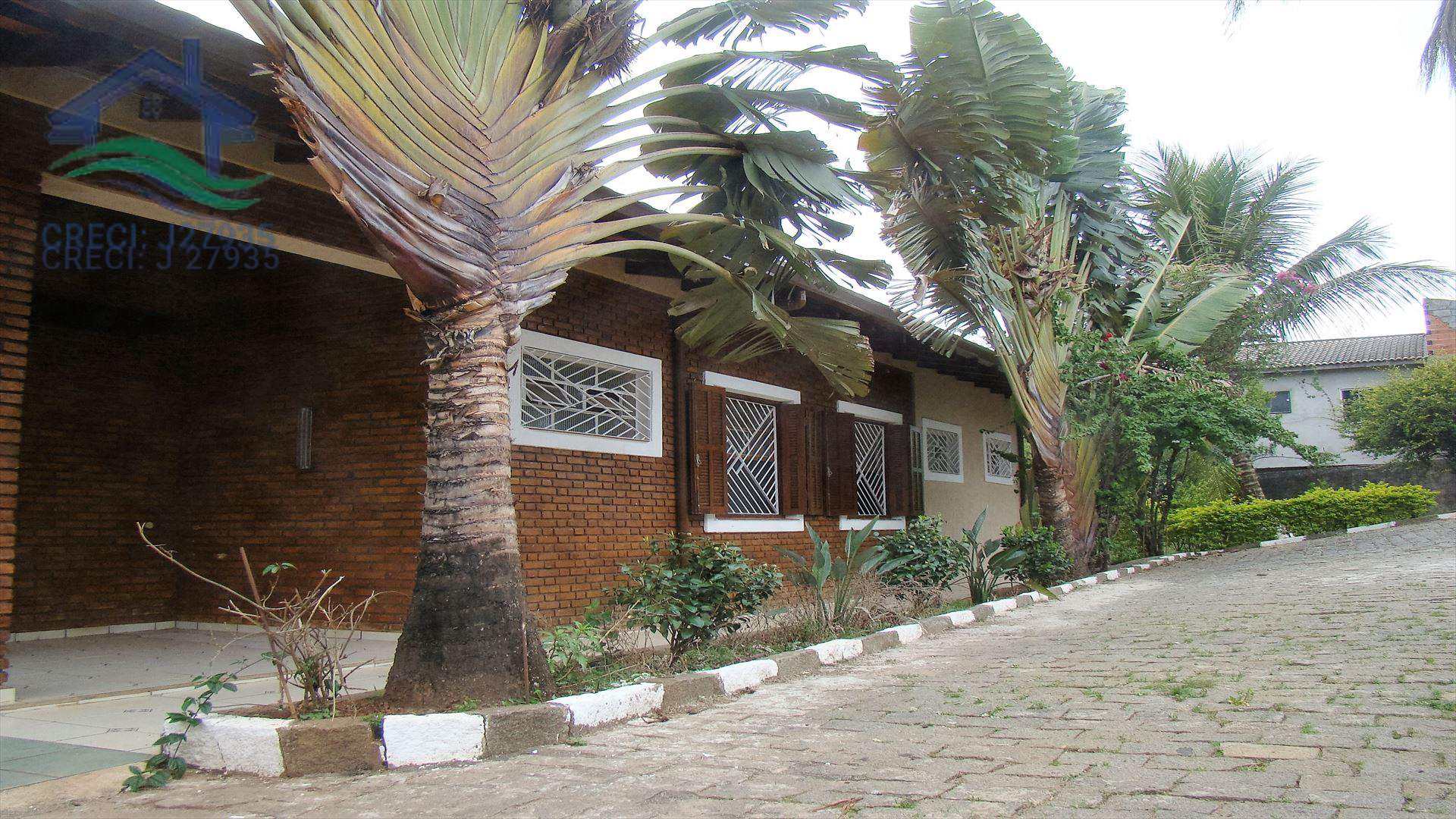 Fazenda à venda com 6 quartos, 300m² - Foto 1