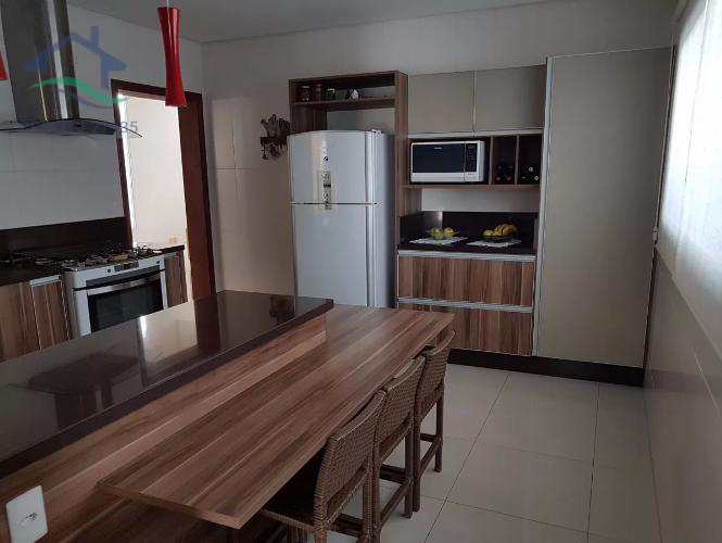 Casa de Condomínio à venda com 3 quartos, 330m² - Foto 4