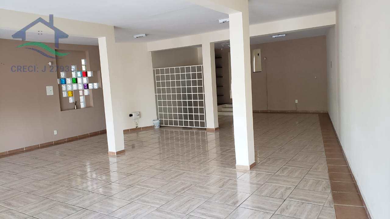 Casa à venda com 3 quartos, 373m² - Foto 2