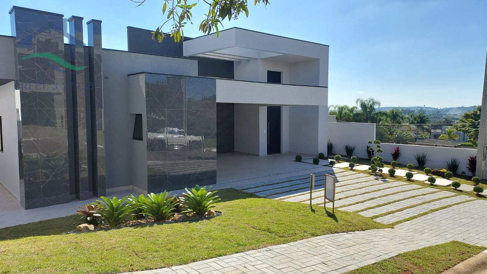 Casa de Condomínio à venda com 3 quartos, 220m² - Foto 1