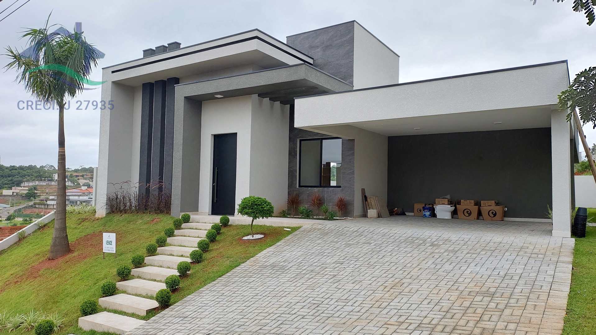 Casa de Condomínio à venda com 3 quartos, 240m² - Foto 1