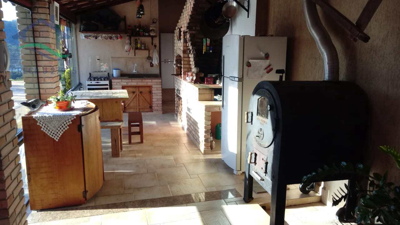 Fazenda à venda com 3 quartos, 450m² - Foto 1