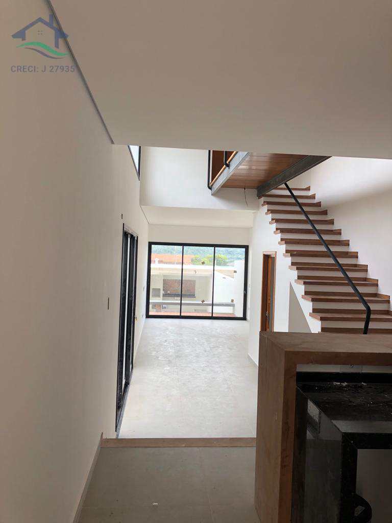 Casa à venda com 2 quartos, 117m² - Foto 2