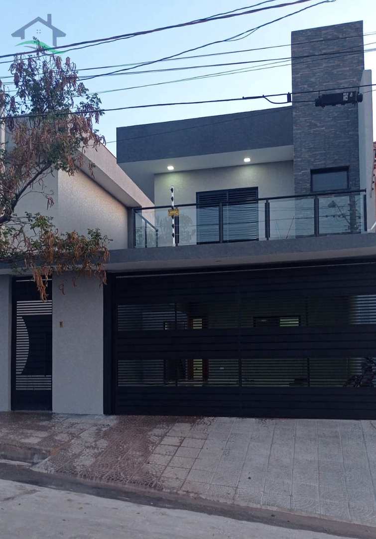 Casa à venda com 4 quartos, 164m² - Foto 1