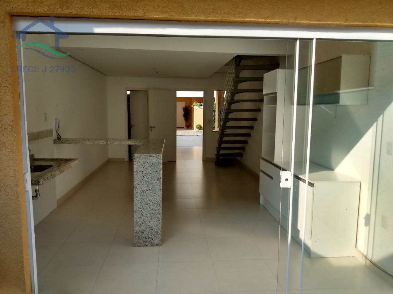 Casa de Condomínio à venda com 2 quartos, 100m² - Foto 3