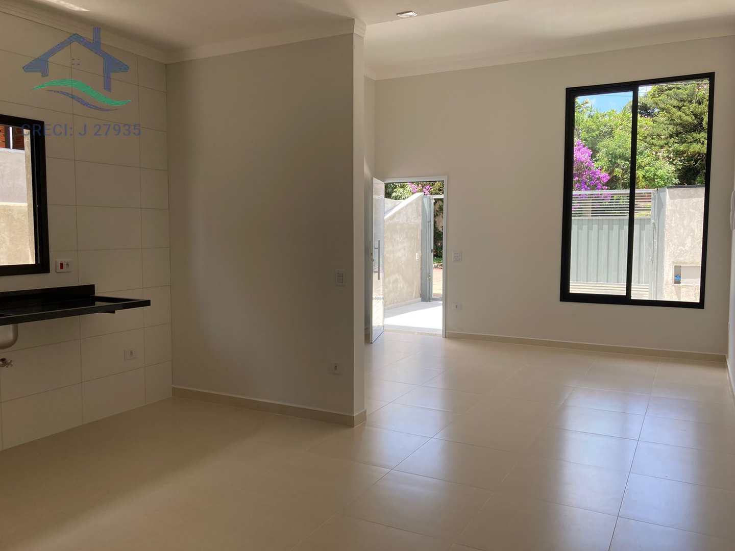 Casa à venda com 3 quartos, 115m² - Foto 2