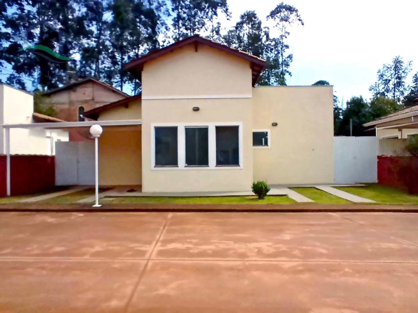 Casa de Condomínio com 3 dorms, Jardim Estância Brasil, Atibaia - R$ 395 mil, Cod: 3605