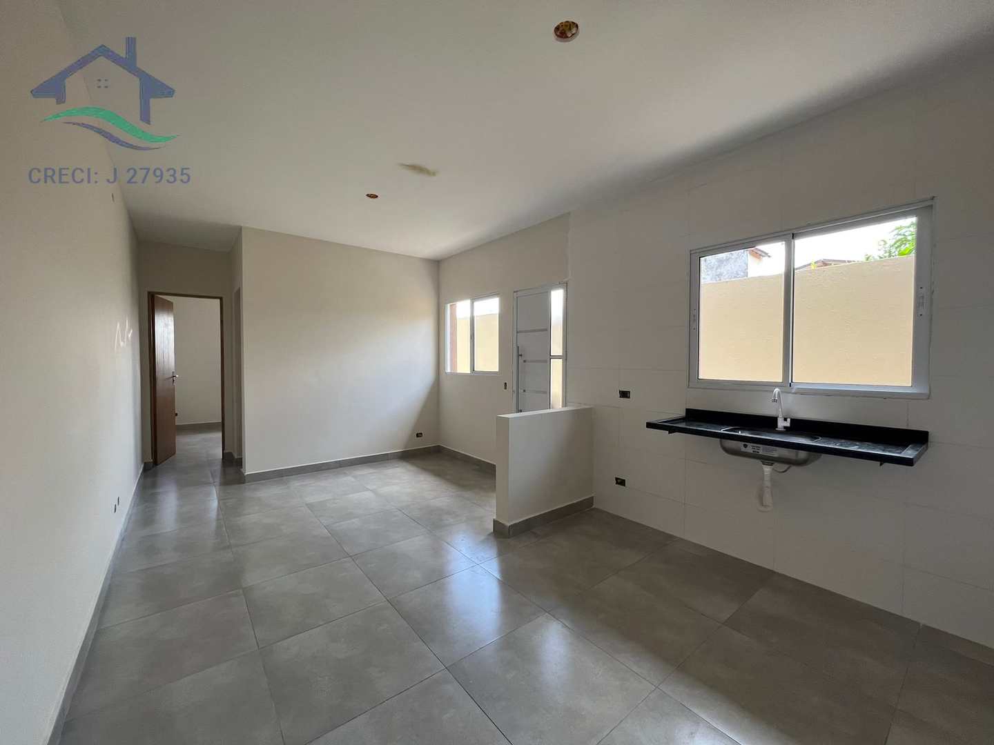 Casa à venda com 2 quartos, 51m² - Foto 1