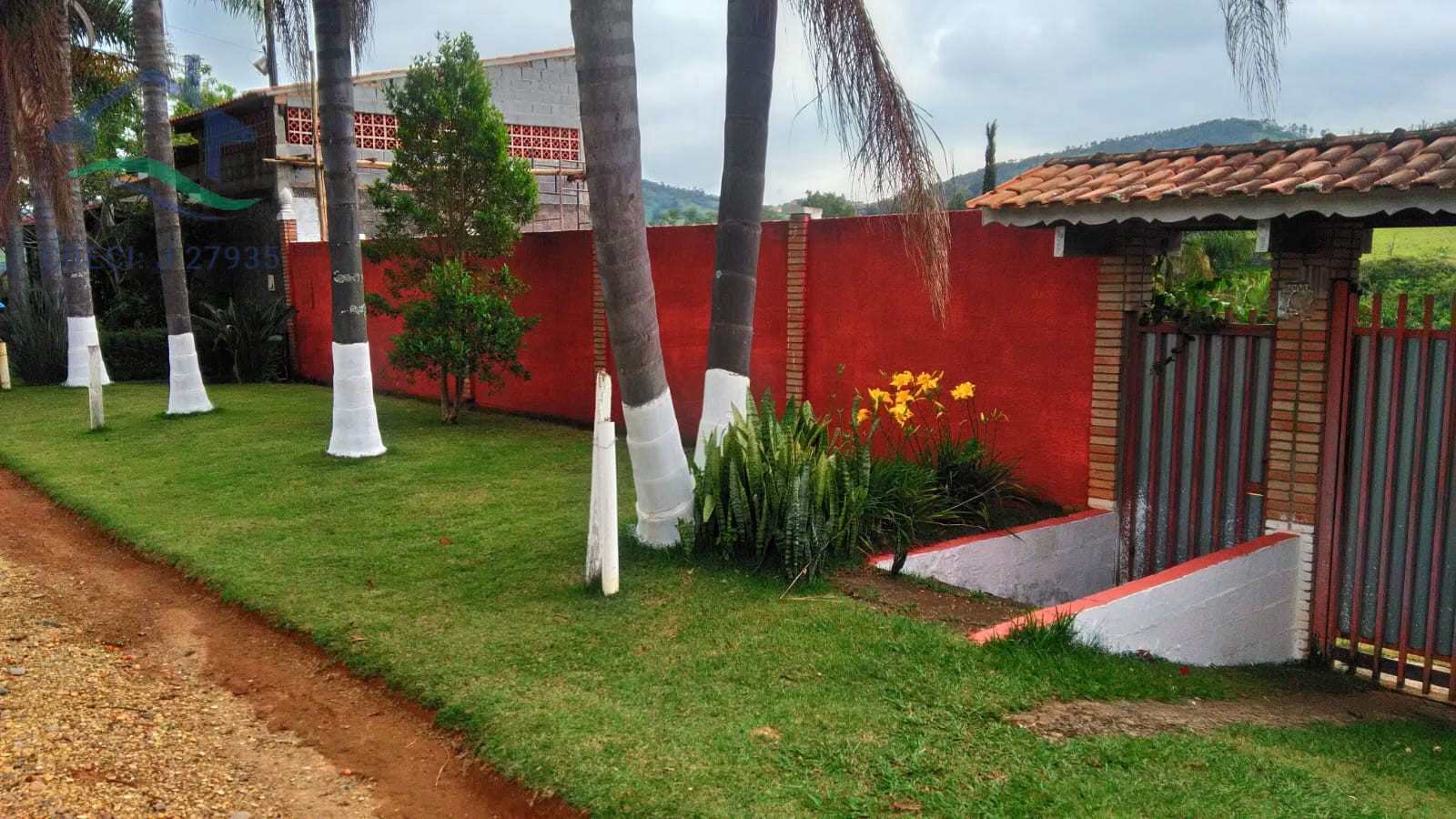 Fazenda à venda com 2 quartos, 200m² - Foto 1