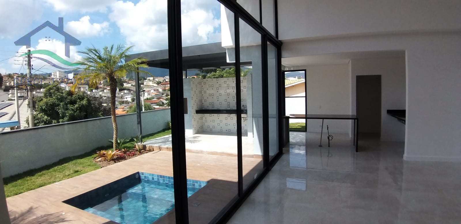 Casa à venda com 3 quartos, 235m² - Foto 4