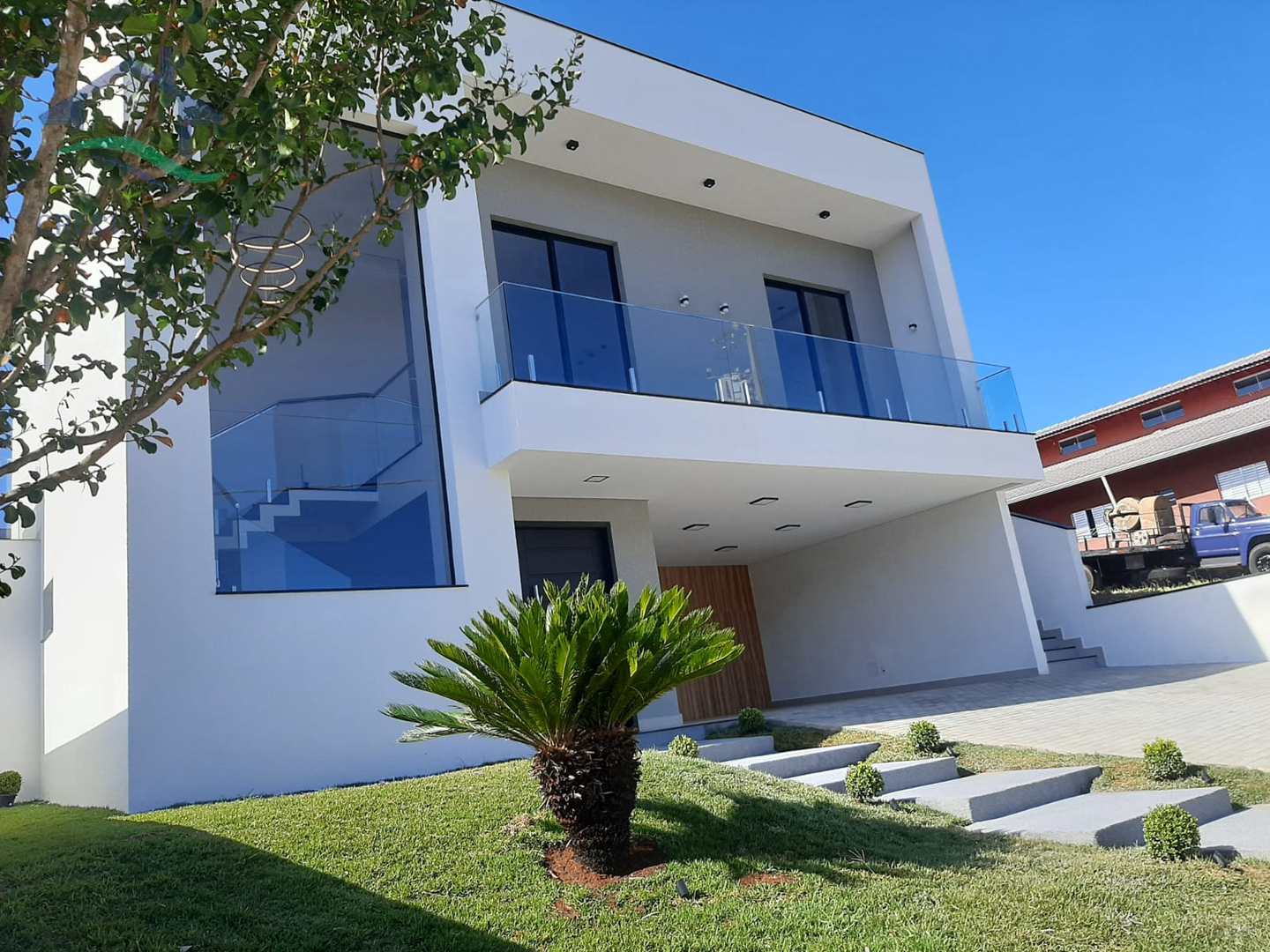 Casa de Condomínio à venda com 3 quartos, 271m² - Foto 2