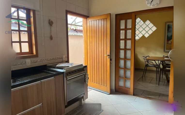 Casa de Condomínio à venda com 4 quartos, 300m² - Foto 10