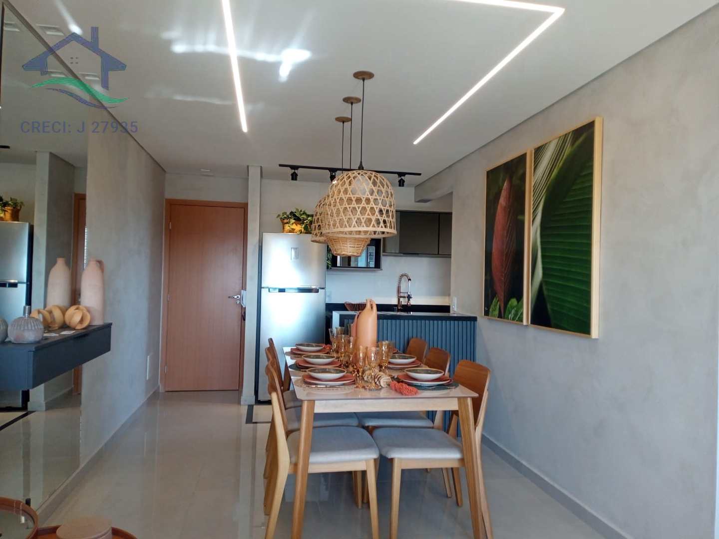 Apartamento à venda com 2 quartos, 61m² - Foto 2