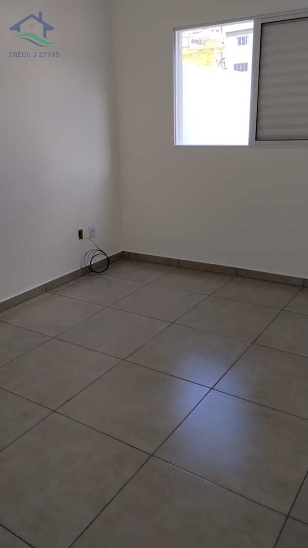 Casa à venda com 3 quartos, 100m² - Foto 4