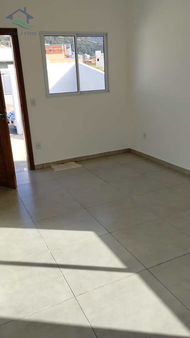 Casa à venda com 3 quartos, 100m² - Foto 3