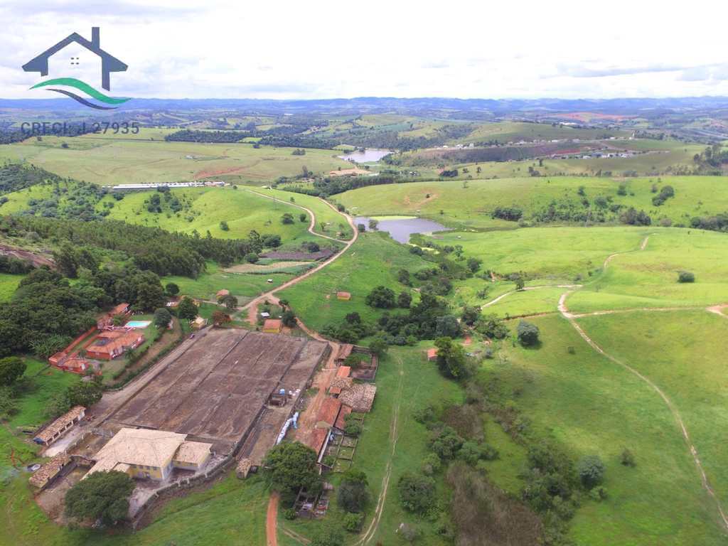 Fazenda à venda com 5 quartos, 100m² - Foto 1