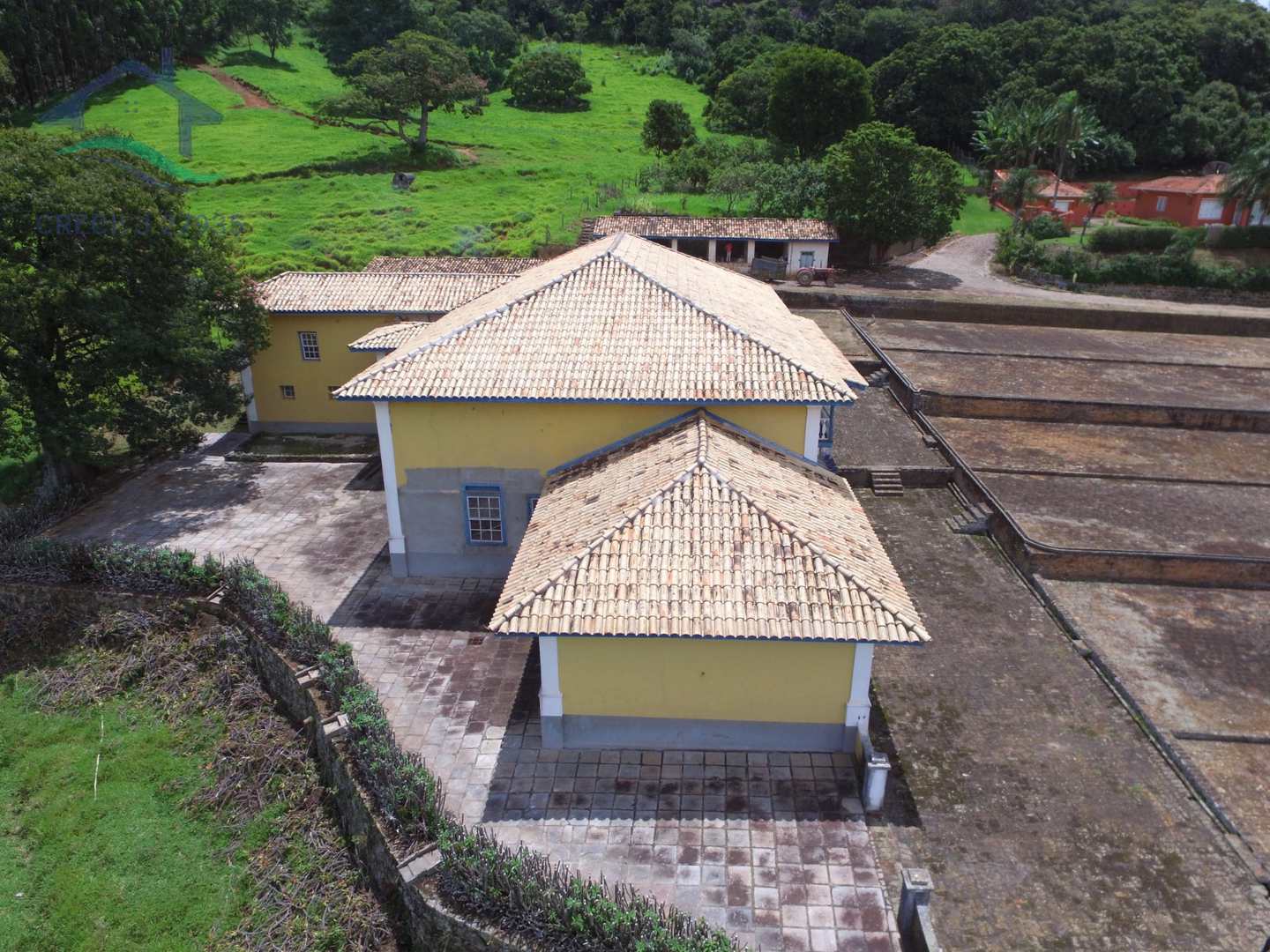 Fazenda à venda com 5 quartos, 100m² - Foto 12