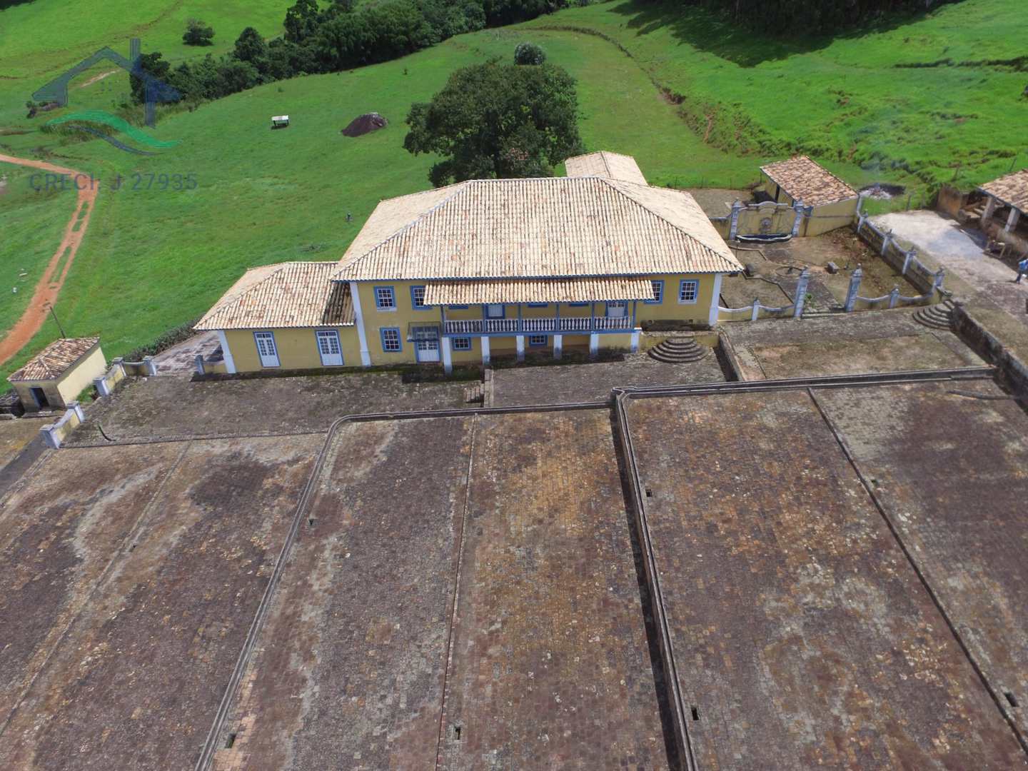 Fazenda à venda com 5 quartos, 100m² - Foto 2