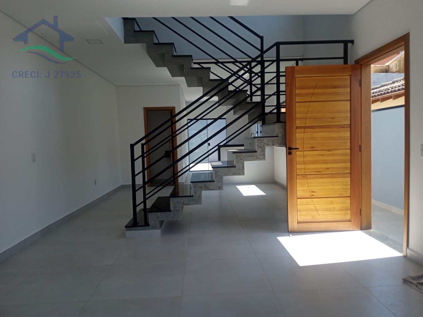 Casa à venda com 3 quartos, 112m² - Foto 2