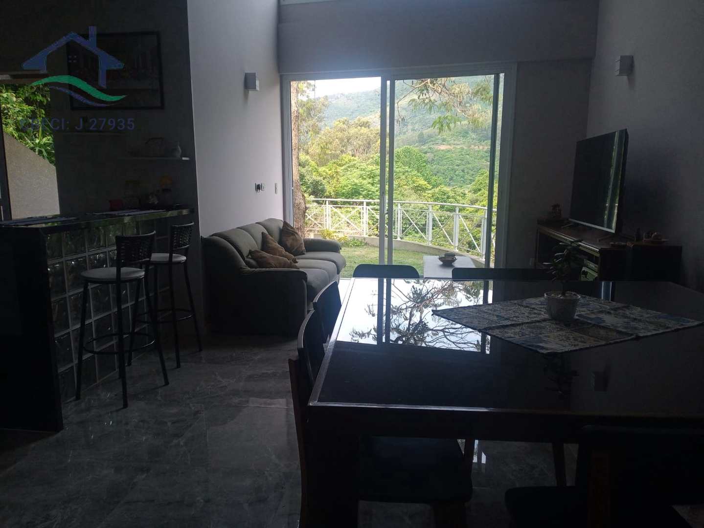 Casa de Condomínio à venda com 3 quartos, 240m² - Foto 3