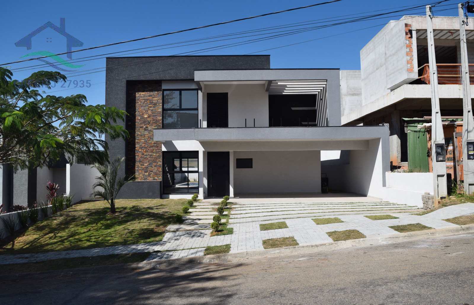 Casa de Condomínio à venda com 4 quartos, 305m² - Foto 2