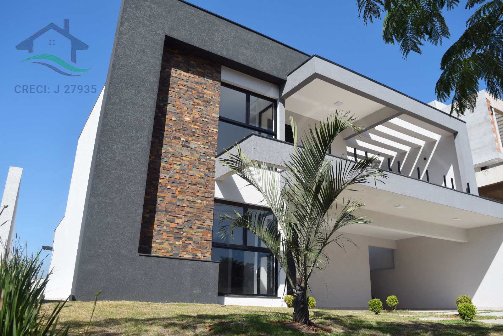 Casa de Condomínio à venda com 4 quartos, 305m² - Foto 1