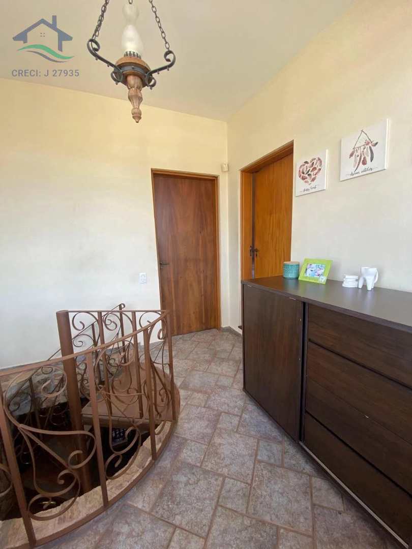 Casa à venda com 4 quartos, 220m² - Foto 6