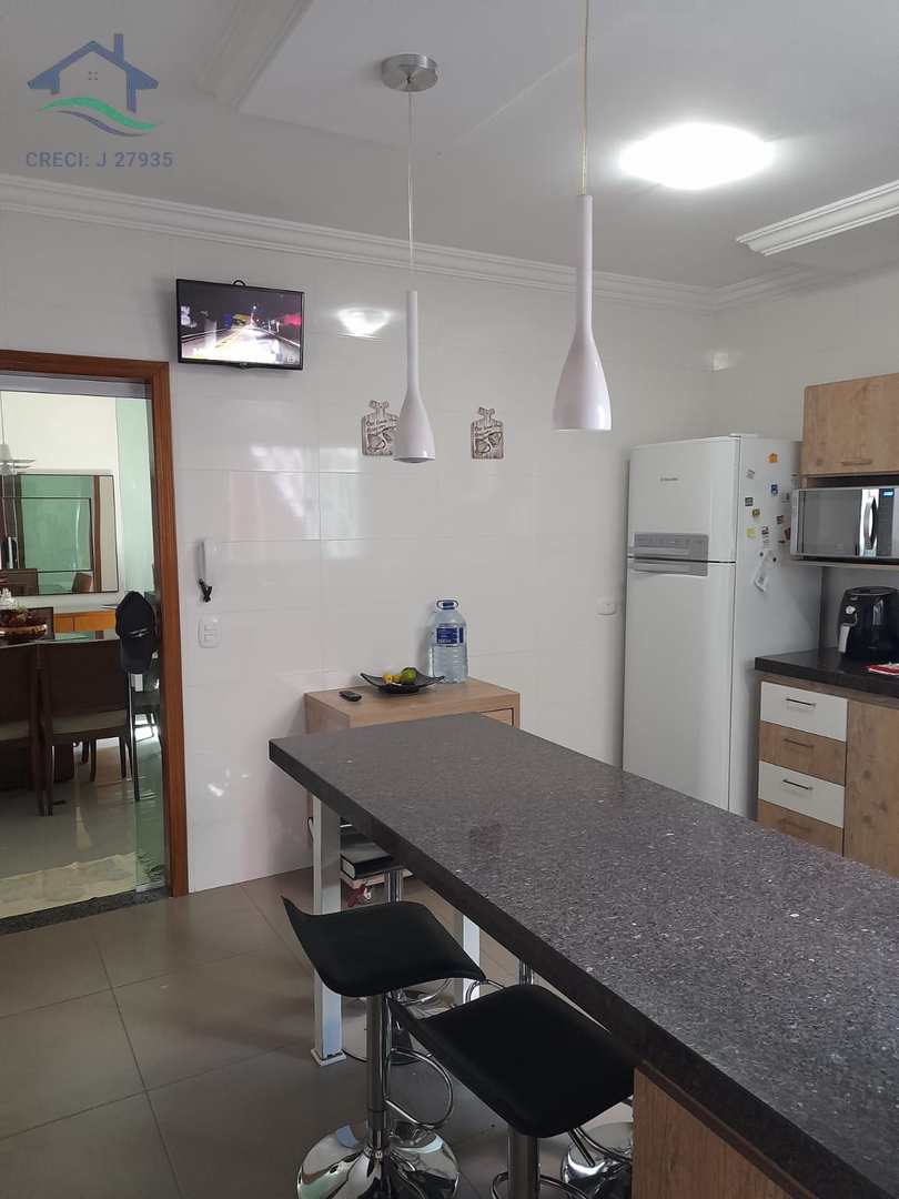 Casa à venda com 4 quartos, 200m² - Foto 6