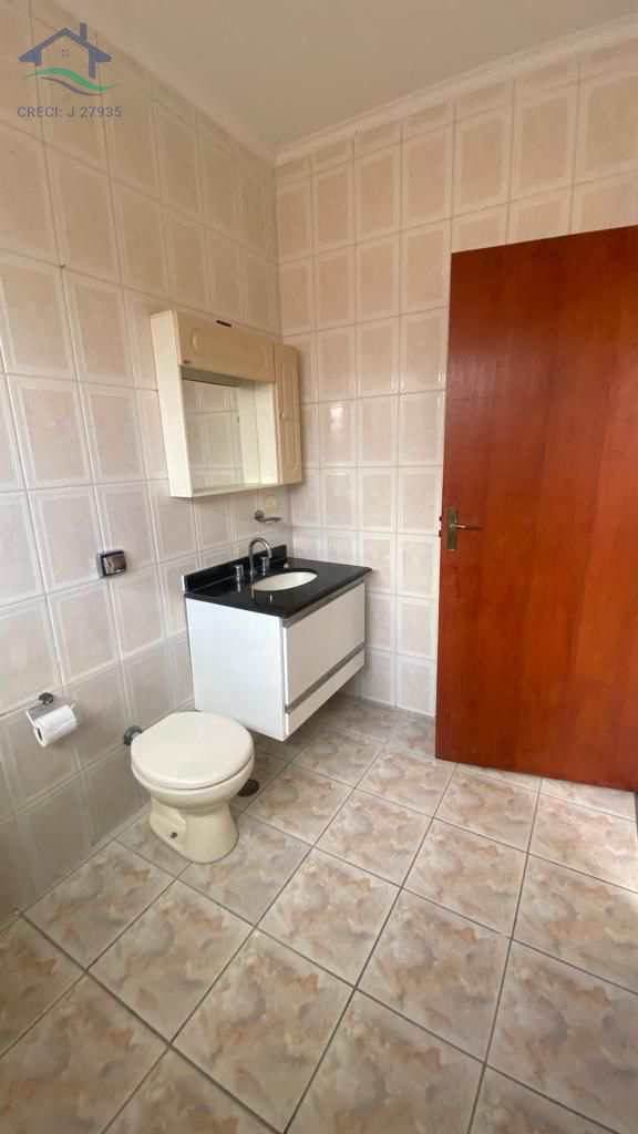 Casa para alugar com 5 quartos, 300m² - Foto 8