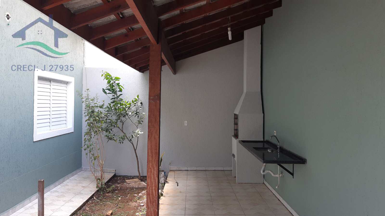 Casa à venda com 2 quartos, 88m² - Foto 1