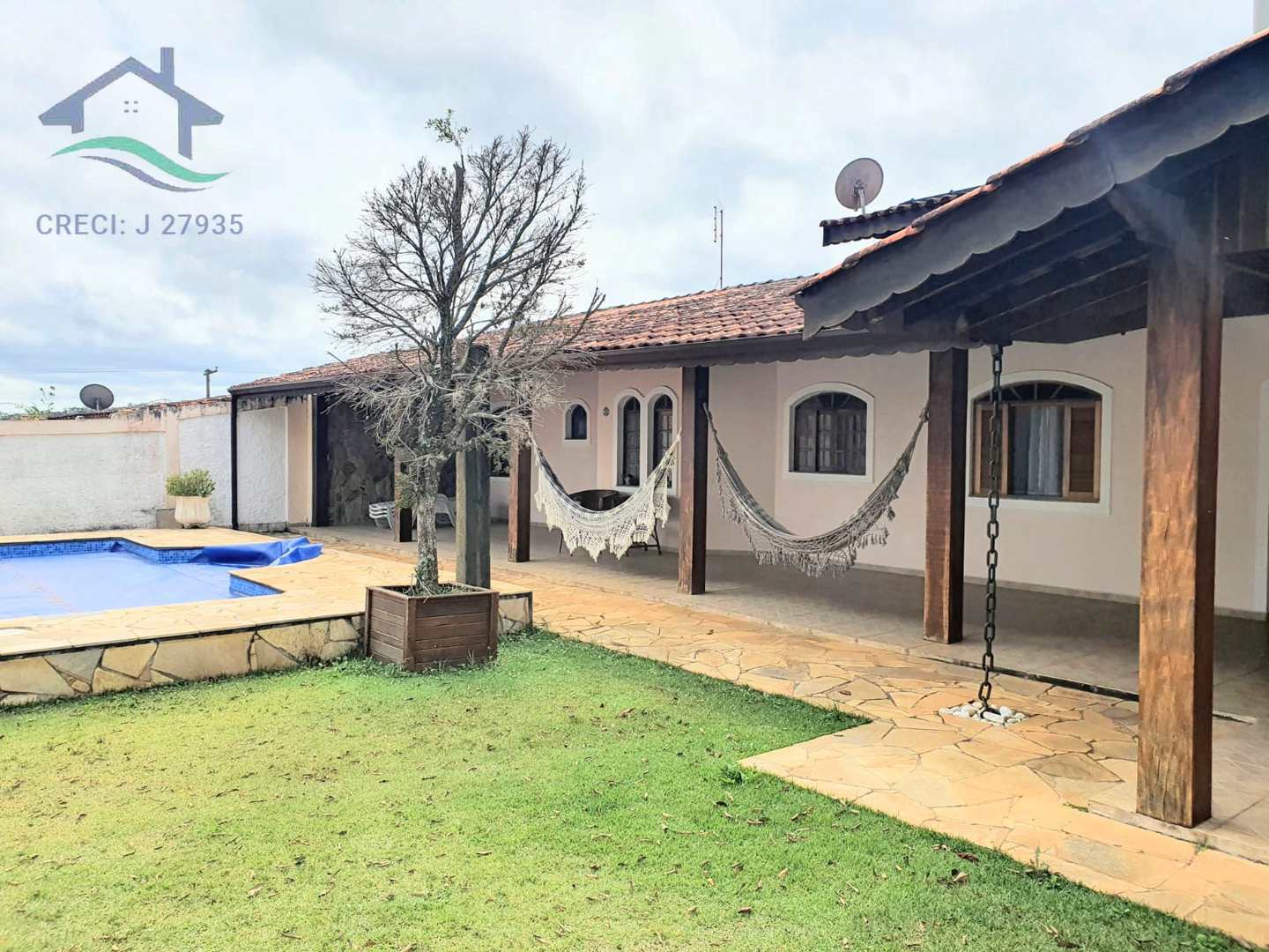 Casa à venda com 2 quartos, 185m² - Foto 2