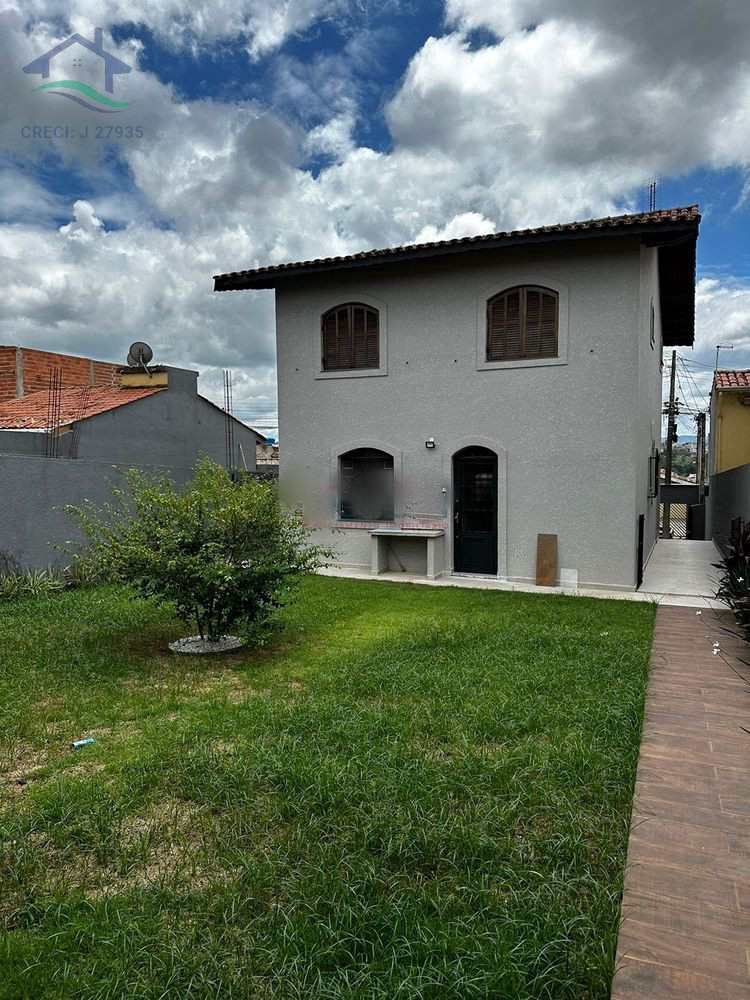 Casa à venda com 3 quartos, 190m² - Foto 1