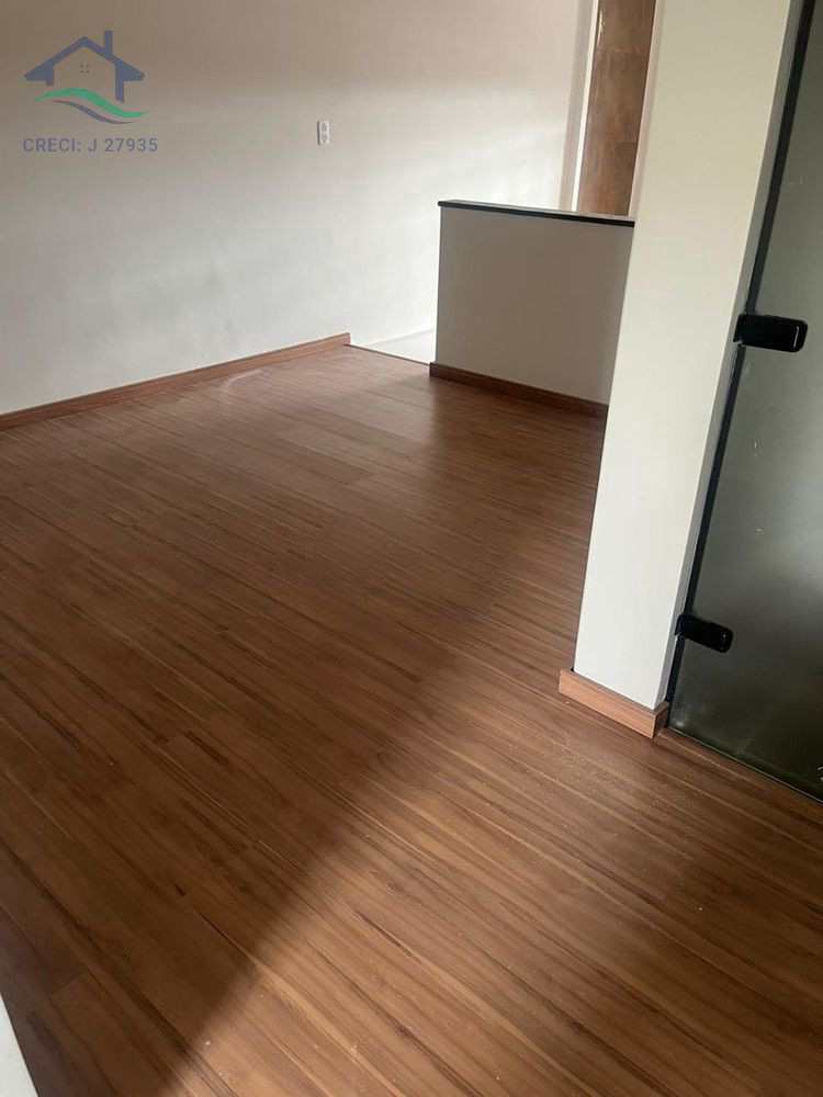 Casa à venda com 3 quartos, 190m² - Foto 2