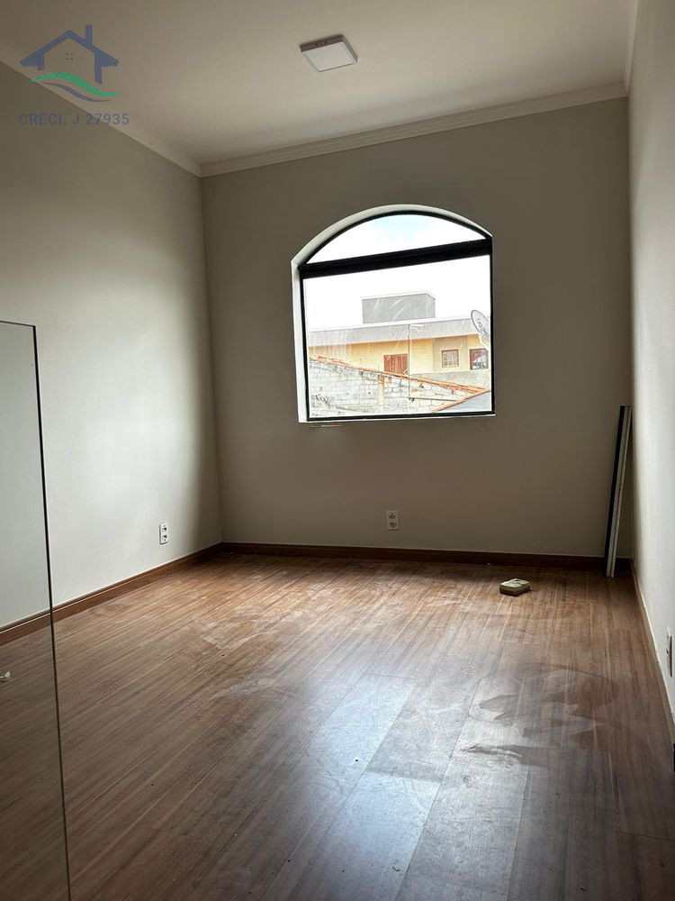 Casa à venda com 3 quartos, 190m² - Foto 4