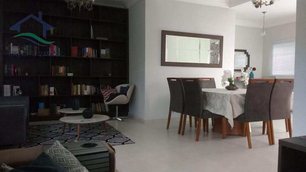 Casa de Condomínio à venda com 4 quartos, 220m² - Foto 2