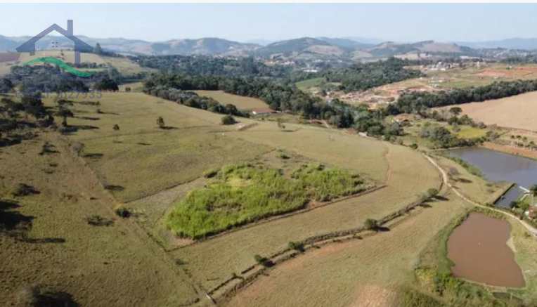 Fazenda à venda com 7 quartos, 500m² - Foto 1