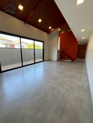 Casa à venda com 3 quartos, 219m² - Foto 3