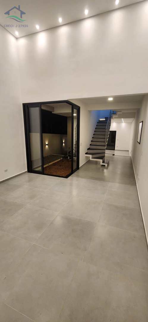 Casa à venda com 3 quartos, 163m² - Foto 2