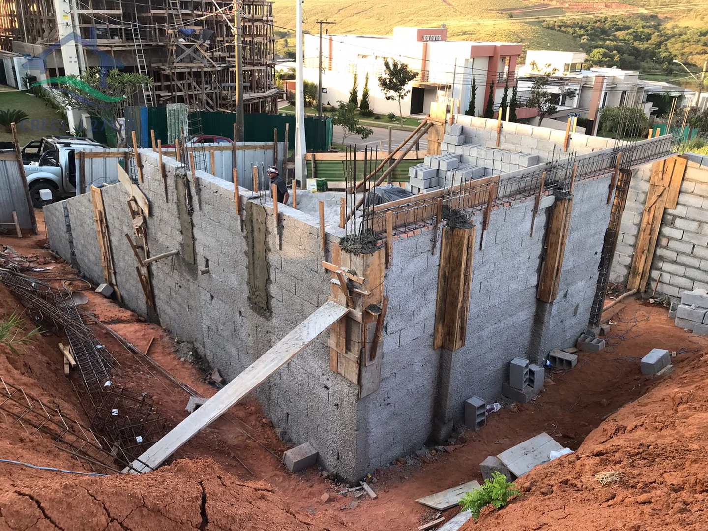 Casa de Condomínio à venda com 4 quartos, 245m² - Foto 9