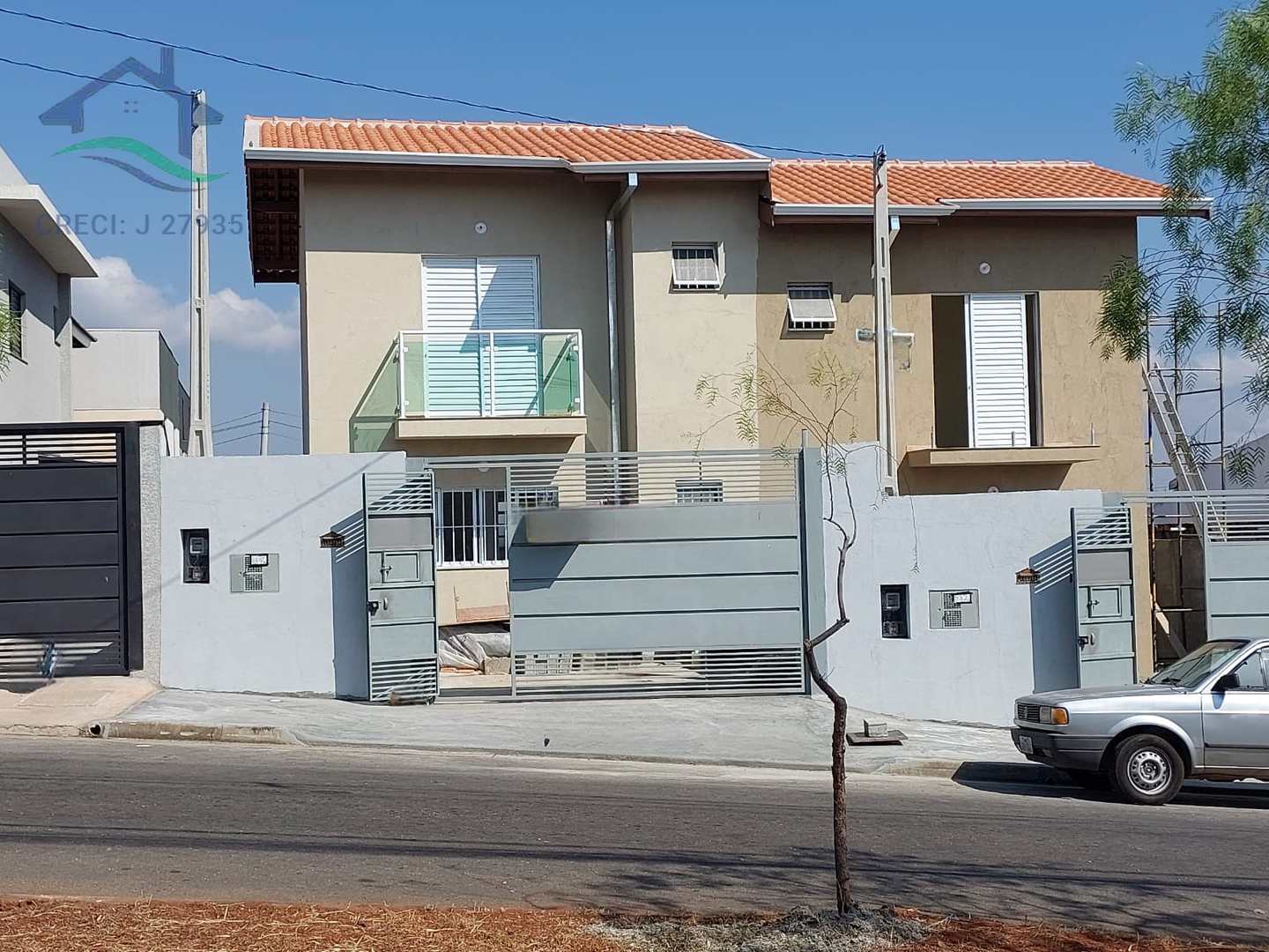 Casa à venda com 2 quartos, 75m² - Foto 1