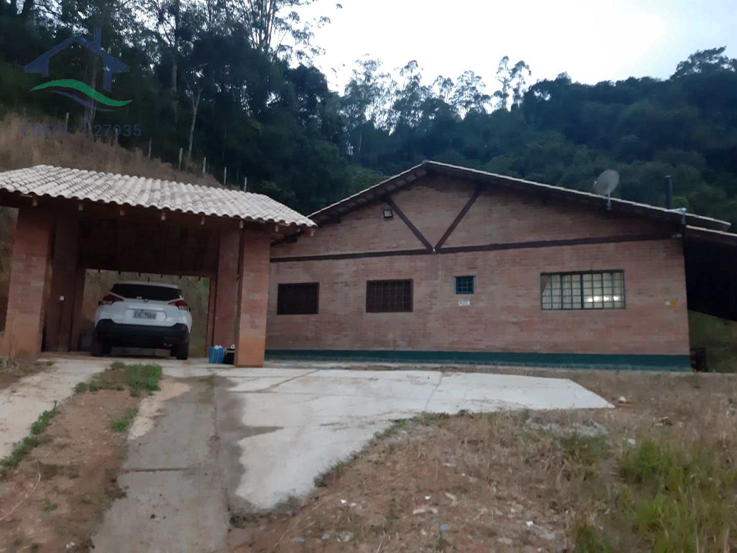 Fazenda à venda com 3 quartos, 230m² - Foto 1