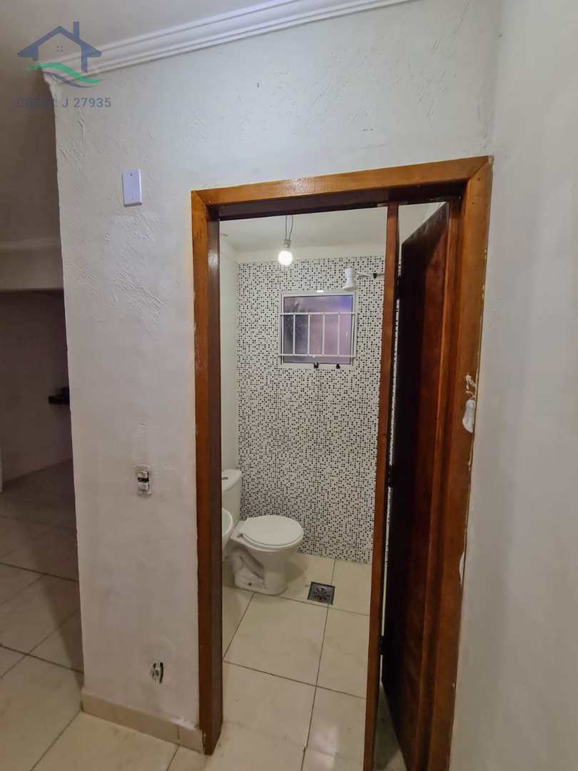 Casa à venda com 2 quartos, 60m² - Foto 8