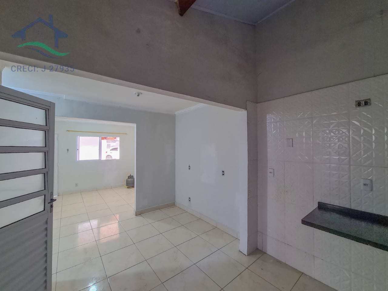 Casa à venda com 2 quartos, 60m² - Foto 3