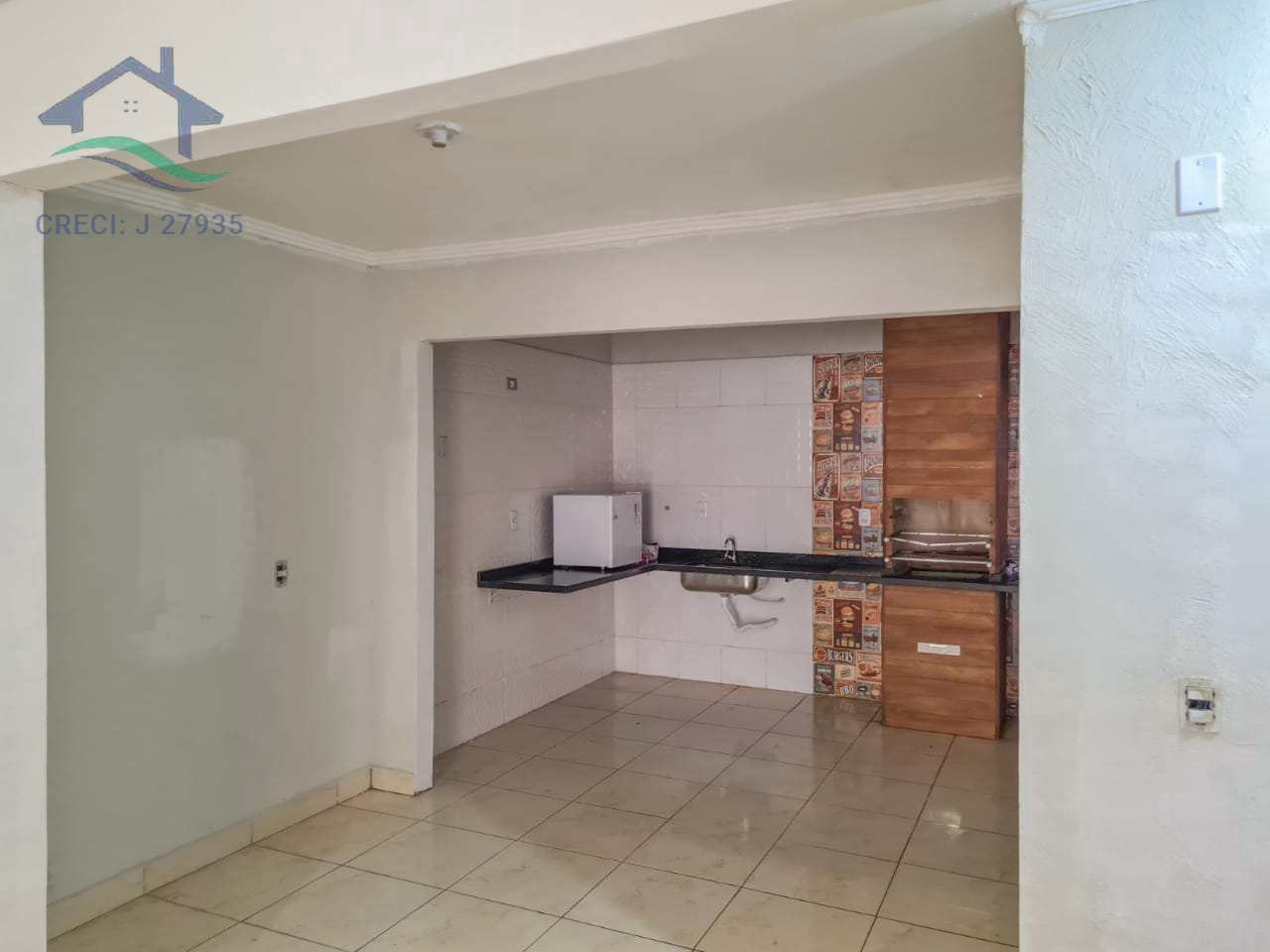 Casa à venda com 2 quartos, 60m² - Foto 4