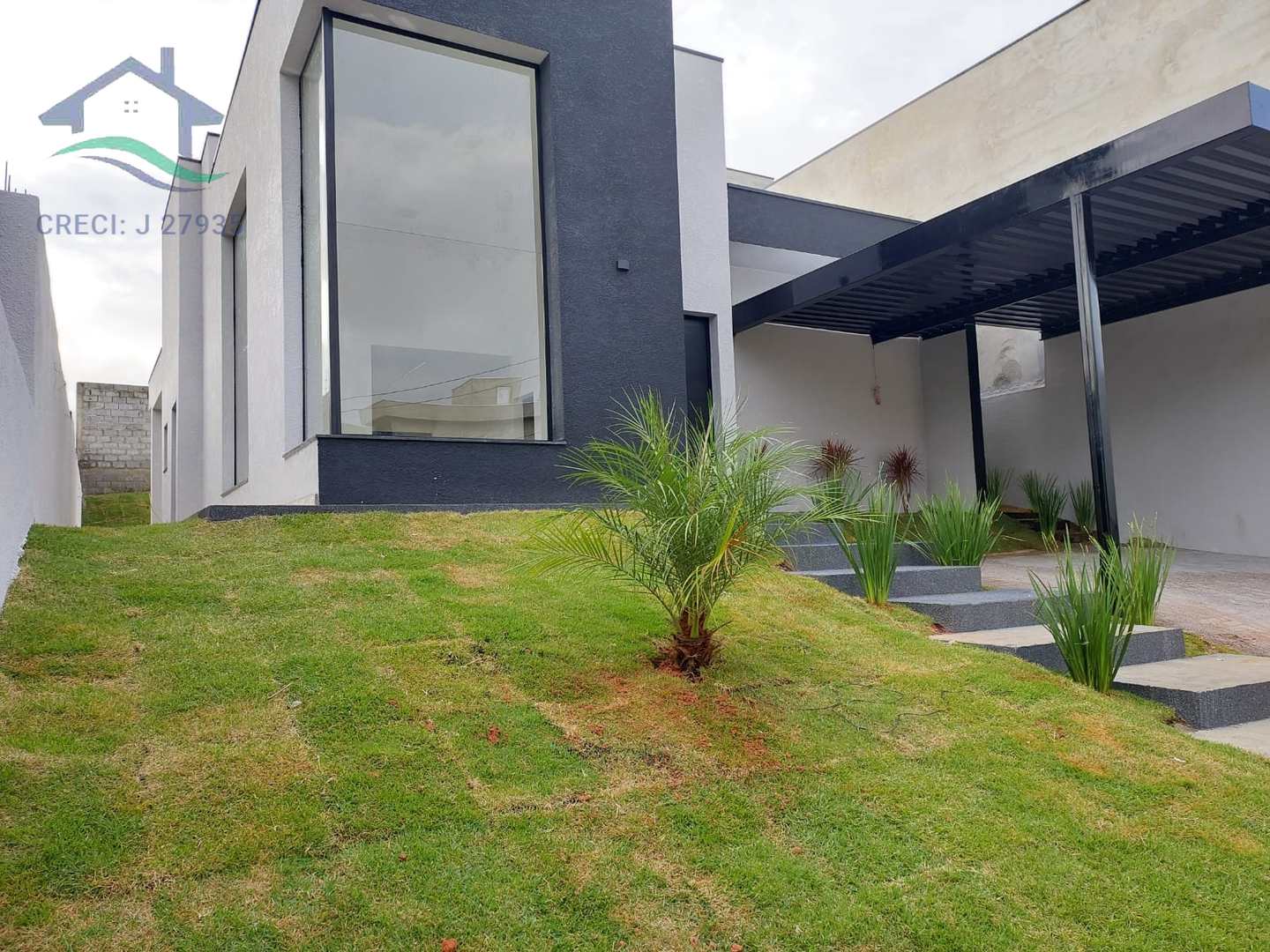 Casa à venda com 3 quartos, 142m² - Foto 2