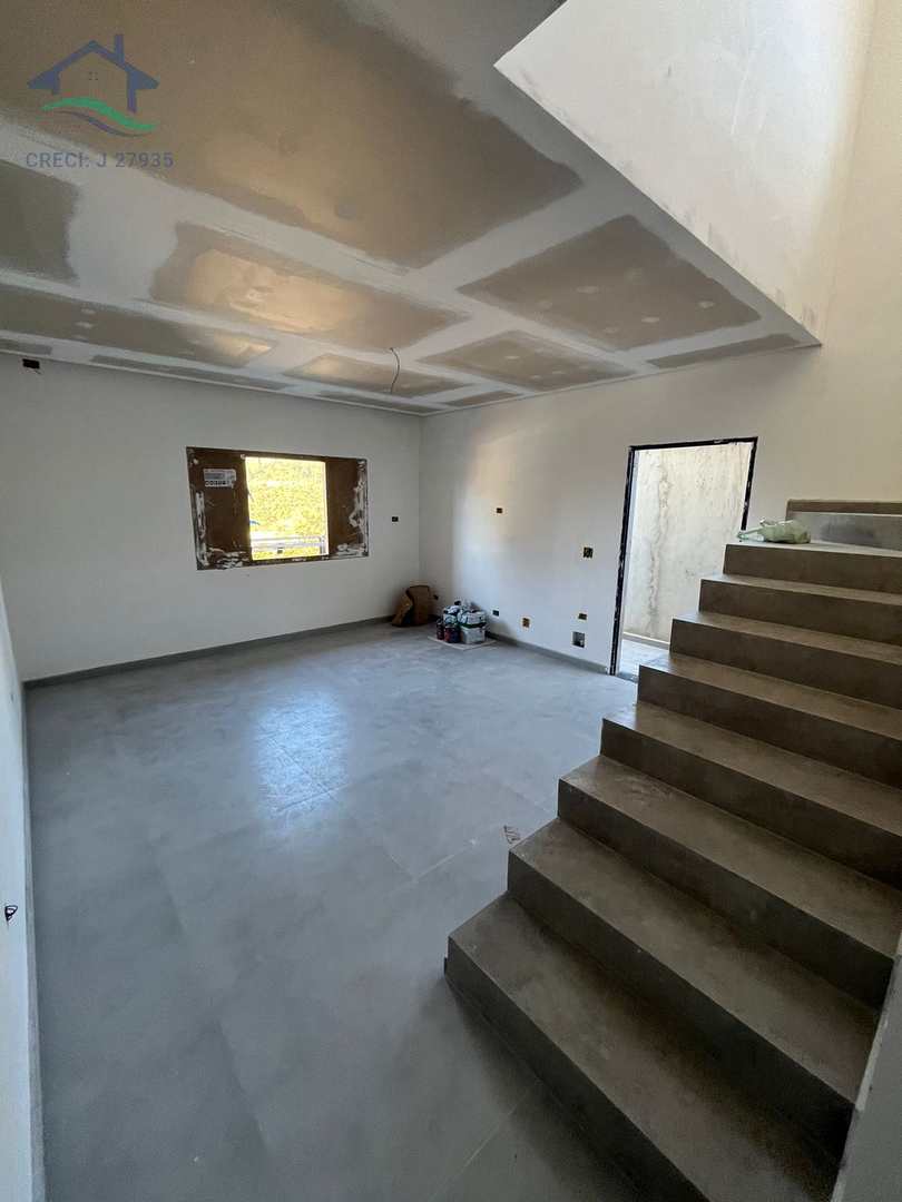 Casa à venda com 3 quartos, 131m² - Foto 2