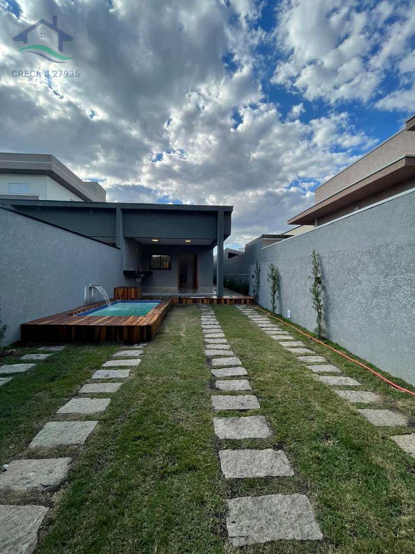 Casa à venda com 3 quartos, 130m² - Foto 1