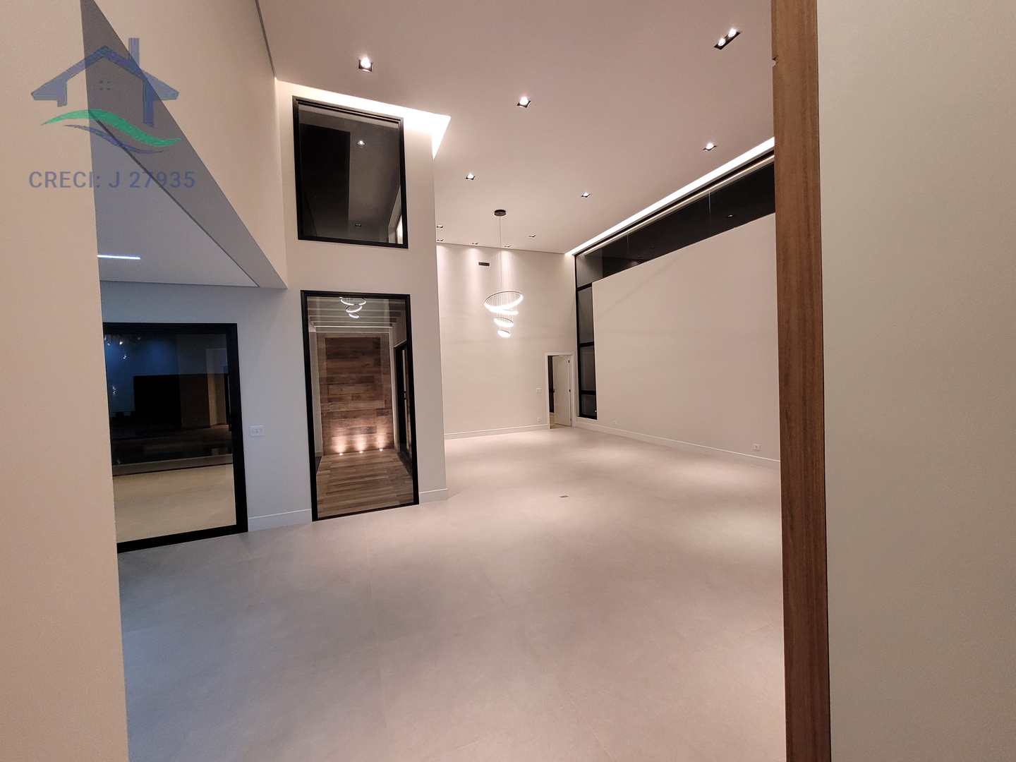 Casa de Condomínio à venda com 4 quartos, 379m² - Foto 2