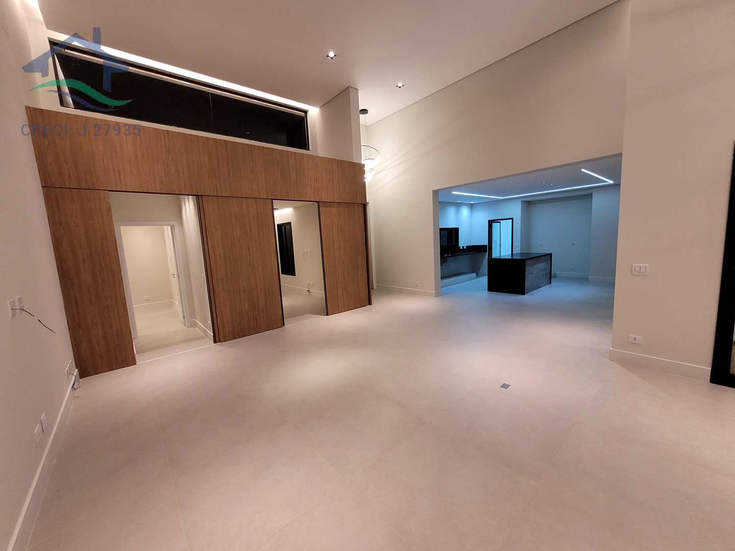 Casa de Condomínio à venda com 4 quartos, 379m² - Foto 4