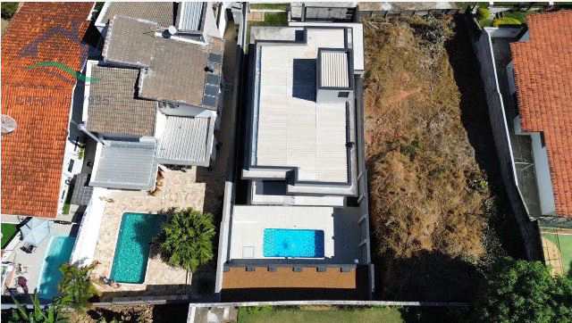 Casa de Condomínio à venda com 3 quartos, 220m² - Foto 2